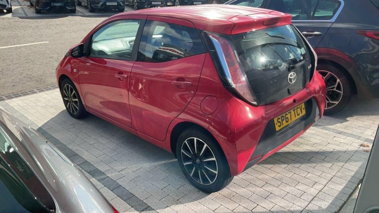 2017 Toyota AYGO 1.0 VVT-i x-play Hatchback 5dr Petrol x-shift Euro 6 (68 ps) HATCHBACK Petrol Au...