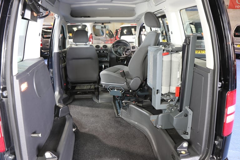2014 Volkswagen Caddy Transfer From Wheelchair to Driver seat car, Remote Power Tailgate MPV Dies...