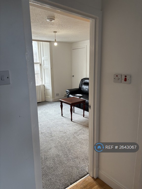 1 bedroom flat in Rosefield Street, Dundee, DD1 (1 bed) (#2643067)