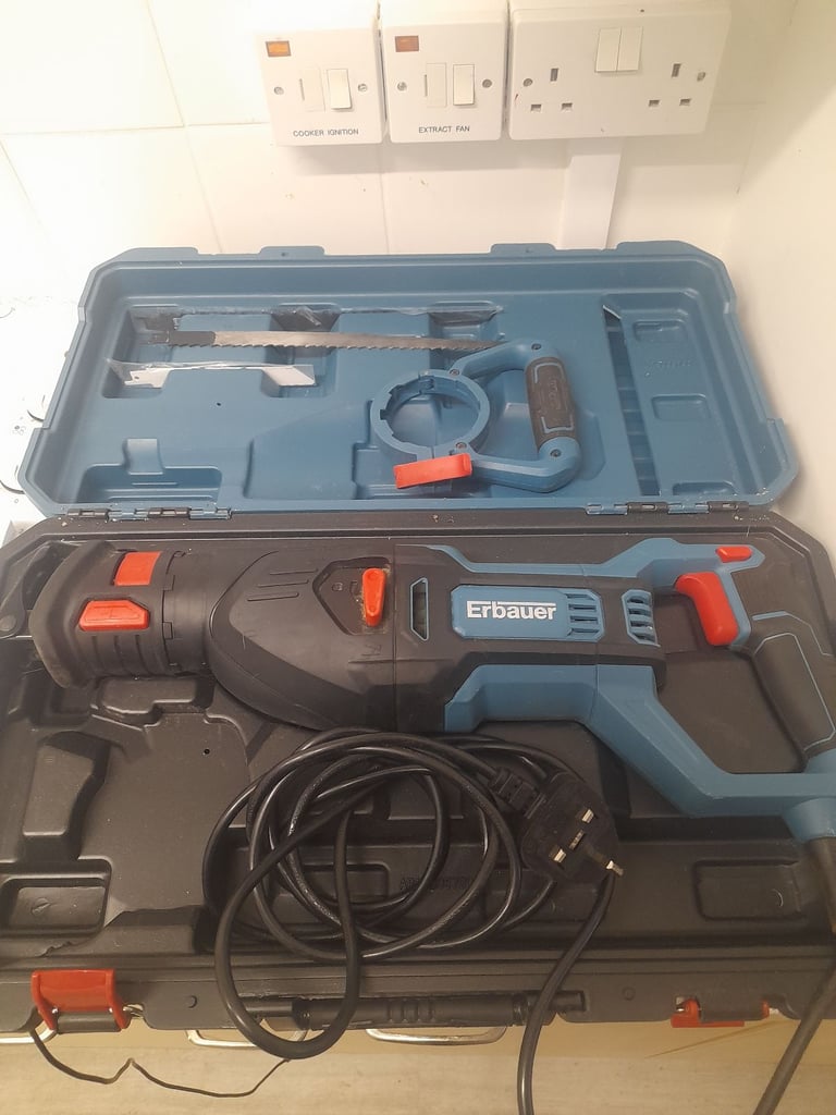   ELECTRIC   ERBAUER  Garden saw cutter for  trees   branches    good as new