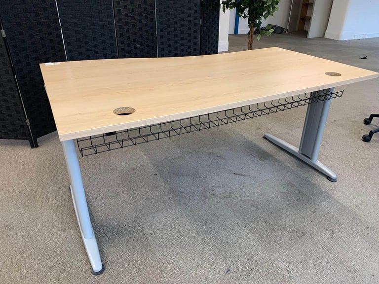 Used office wave desks for sale wood £75 each 30 available
