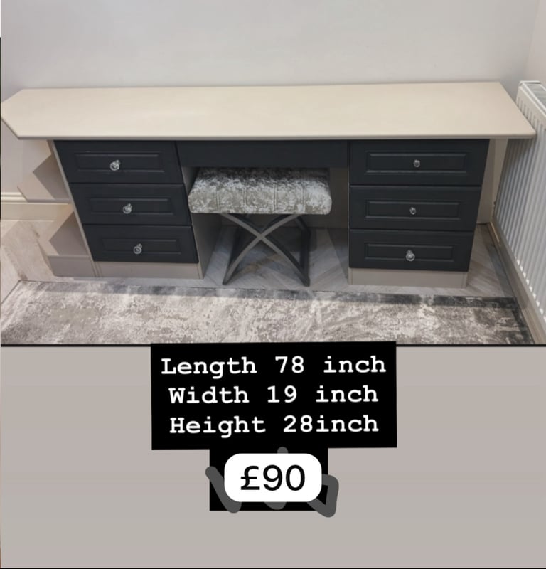 image for Grey Desk perfect condition 