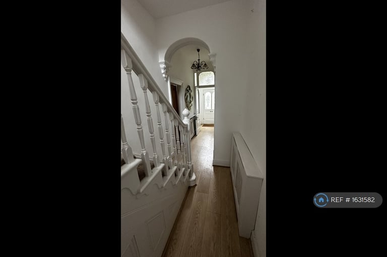 4 bedroom house in Sheffield Road, Hyde, SK14 (4 bed) (#1631582)