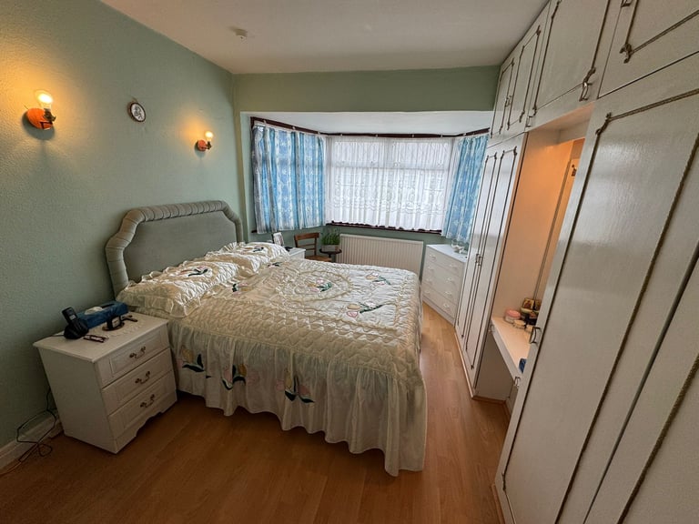 3 bedroom house in 3 Bedroom Semi Detached House – Oaklands Avenue, Edmonton N9