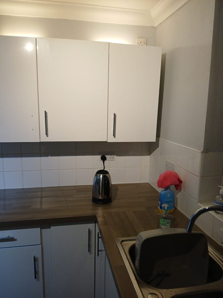 Full kitchen for sale with integrated appliances