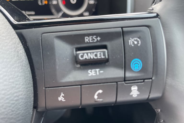 2025 Nissan Qashqai 1.3 DiG-T MH Tekna 5dr HATCHBACK PETROL Manual