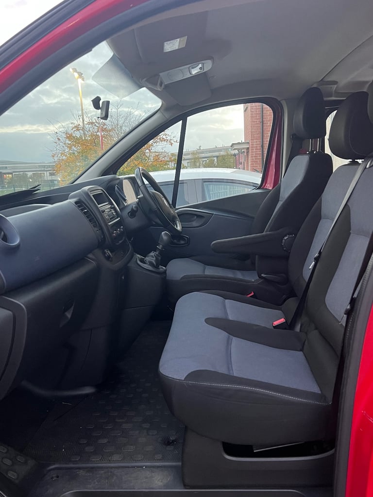 Vauxhall, VIVARO, MPV, 2018, Manual, 1598 (cc), 5 doors