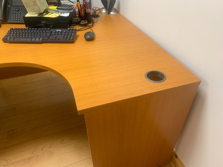 Office Desk, drawer set and cabinet - Brand Actiu