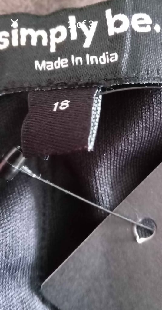 LADIES DRESS SIZE 18