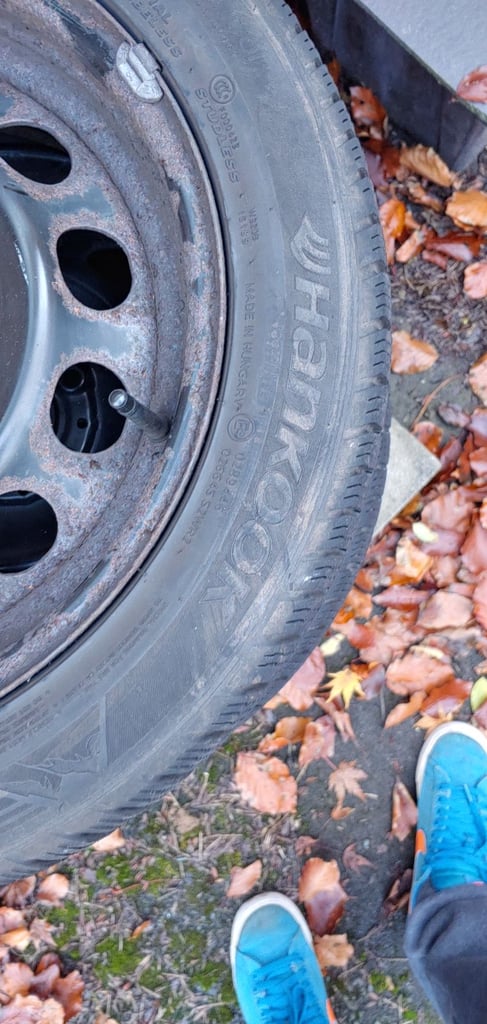 BMW winter tyers and wheels 195 55 R16 hankook goodyear