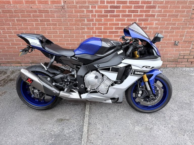 YAMAHA YZF R1 16