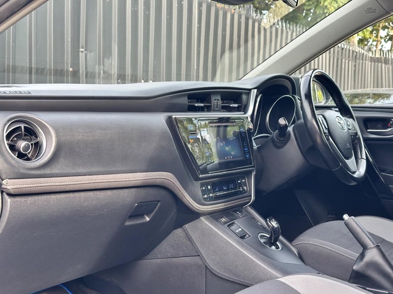 2017 Toyota Auris 1.8 Hybrid Icon TSS 5dr CVT HATCHBACK PETROL/ELECTRIC Automatic