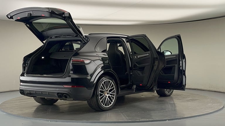 2022 Porsche Cayenne 3.0T V6 Platinum Edition TiptronicS 4WD Euro 6 (s/s) 5dr SUV Petrol Automatic