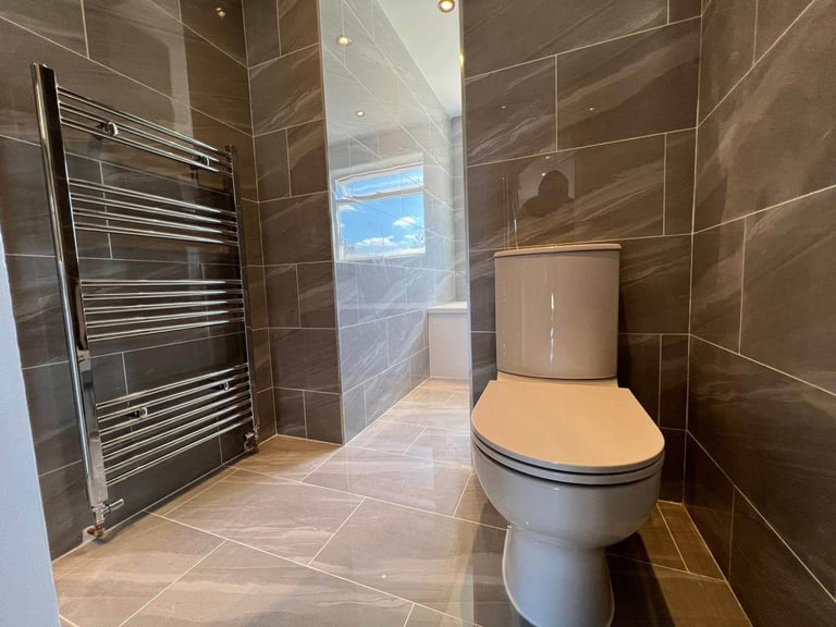 One double bedroom available 
