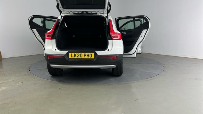2020 Volvo XC40 T3 Momentum Automatic Estate Petrol Automatic