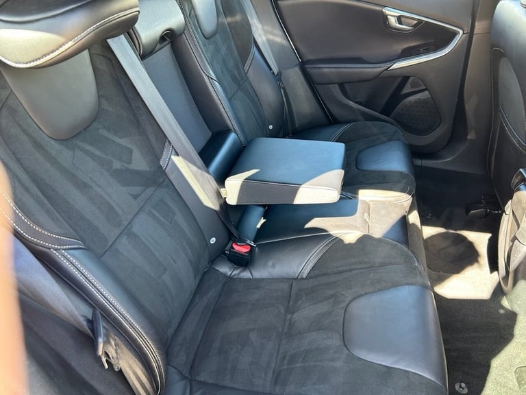 2015 Volvo V40 1.6 T2 R-Design Hatchback 5dr Petrol Manual Euro 5 (s/s) (120 ps) Hatchback Petrol...