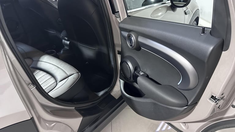 2023 MINI Hatch 1.5 Cooper Exclusive 5dr Auto [Comfort/Nav Pack] HATCHBACK PETROL Automatic