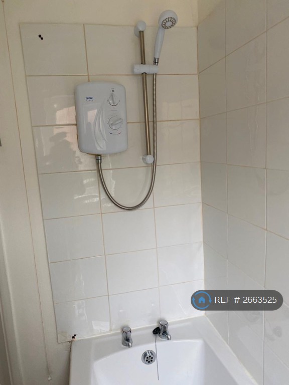1 bedroom flat in Off Outram Street, Darlington, DL3 (1 bed) (#2663525)