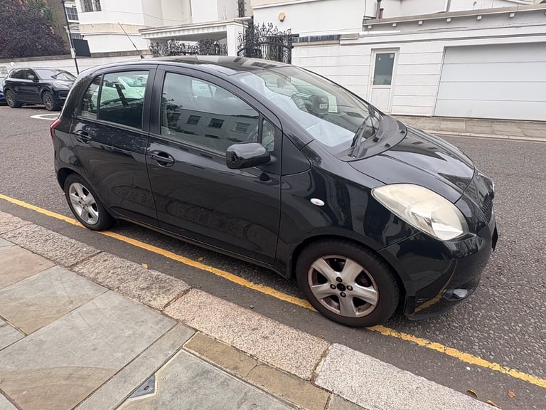 image for toyota YARIS,2006 1.3 automatic 5 doors,drives great, great condition , 90k miles,1 year mot,2 keys 