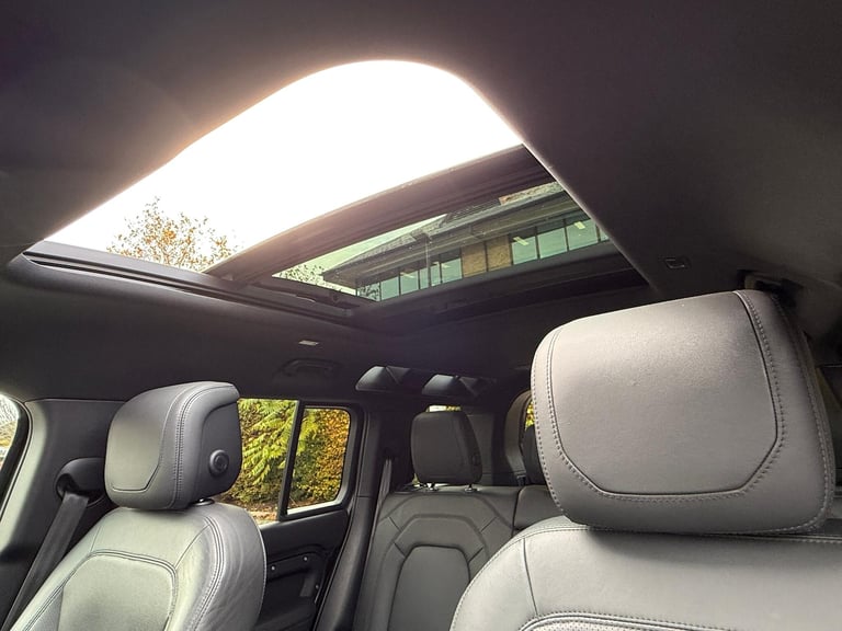 2022 Land Rover Defender 110 3.0 D300 MHEV HSE SUV 5dr Diesel Auto 4WD Euro 6 (s/s) (300 ps) ESTA...