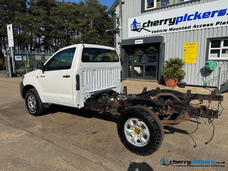 2014 Toyota Hilux 4x4 Chassis Cab Ideal for Tipper Dropside Arb / Arborist Body