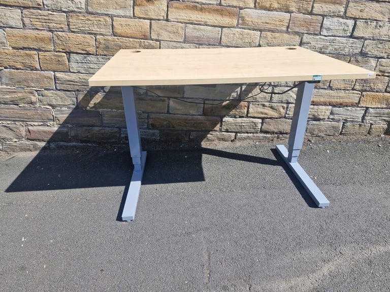 image for Electric height adjustable office desk (15 available) 1200 x 80 / 1400 x 800 or 1600 x 800