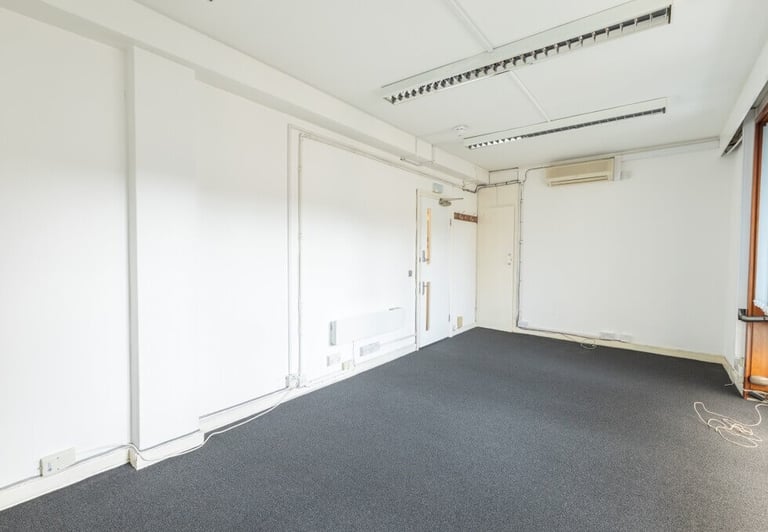 4 to 25 Person Private Office Suites to rent in *Fitzrovia*, Central London W1
