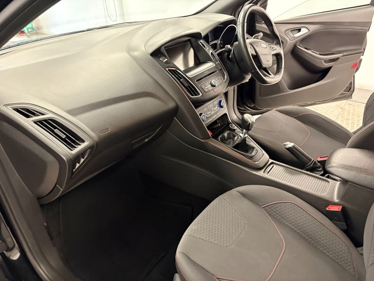 2018 Ford Focus 1.0 EcoBoost 140 ST-Line Navigation 5dr HATCHBACK PETROL Manual