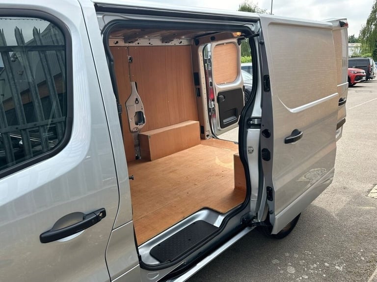 2023 Renault Trafic 2.0 dCi Blue 28 Sport+ Panel Van 5dr Diesel EDC SWB Euro 6 (s/s) (170 ps) PAN...