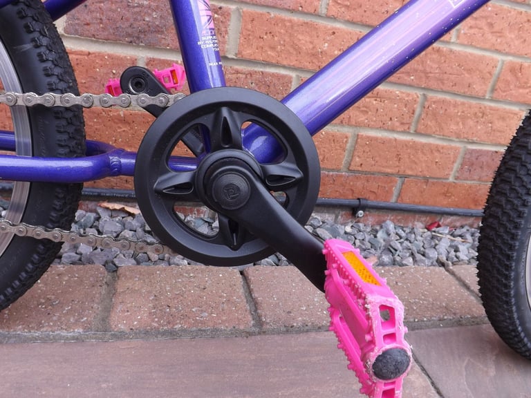 Carrera Cosmos Kids Bike - 16" Wheel - Purple / Pink