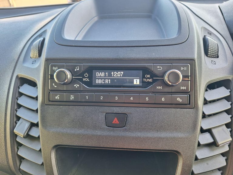 FORD TRANSIT CONNECT 1.5 220 EcoBlue White Manual Diesel, 2018