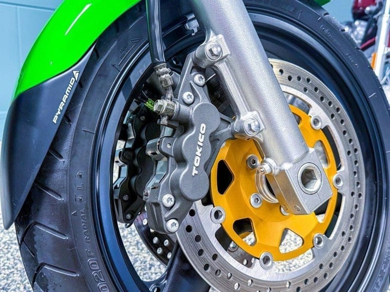 2007 07 KAWASAKI ZRX1200 R 1164CC - 714 MILES - RARE COLLECTOR BIKE - LOW MILES