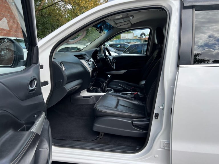 2018 Nissan Navara 2.3 dCi Tekna 4WD Euro 6 (s/s) 4dr PICK UP Diesel Manual
