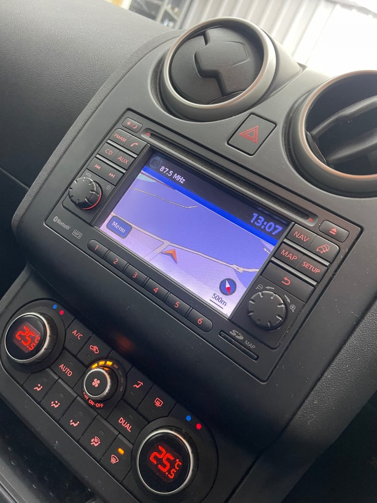 Nissan, QASHQAI, Hatchback, 2011, Manual, 1995 (cc), 5 doors