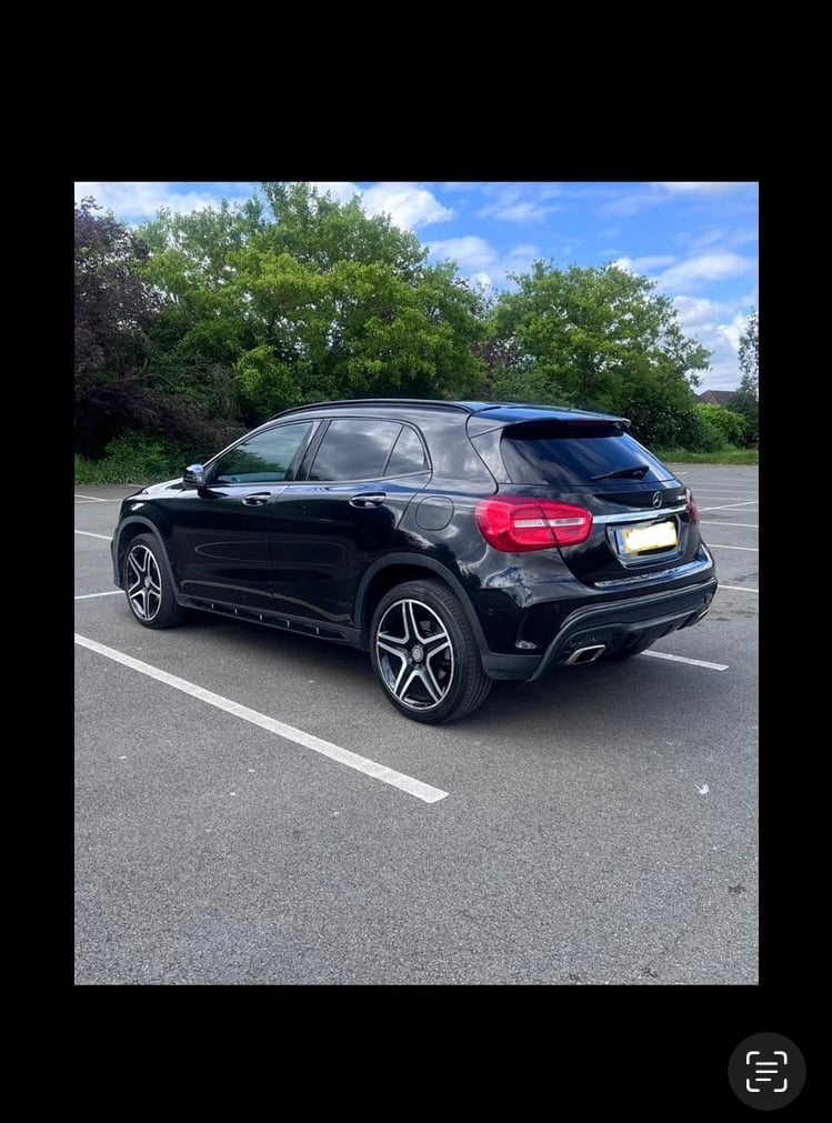 Black Mercedes – AMG Line (Automatic)