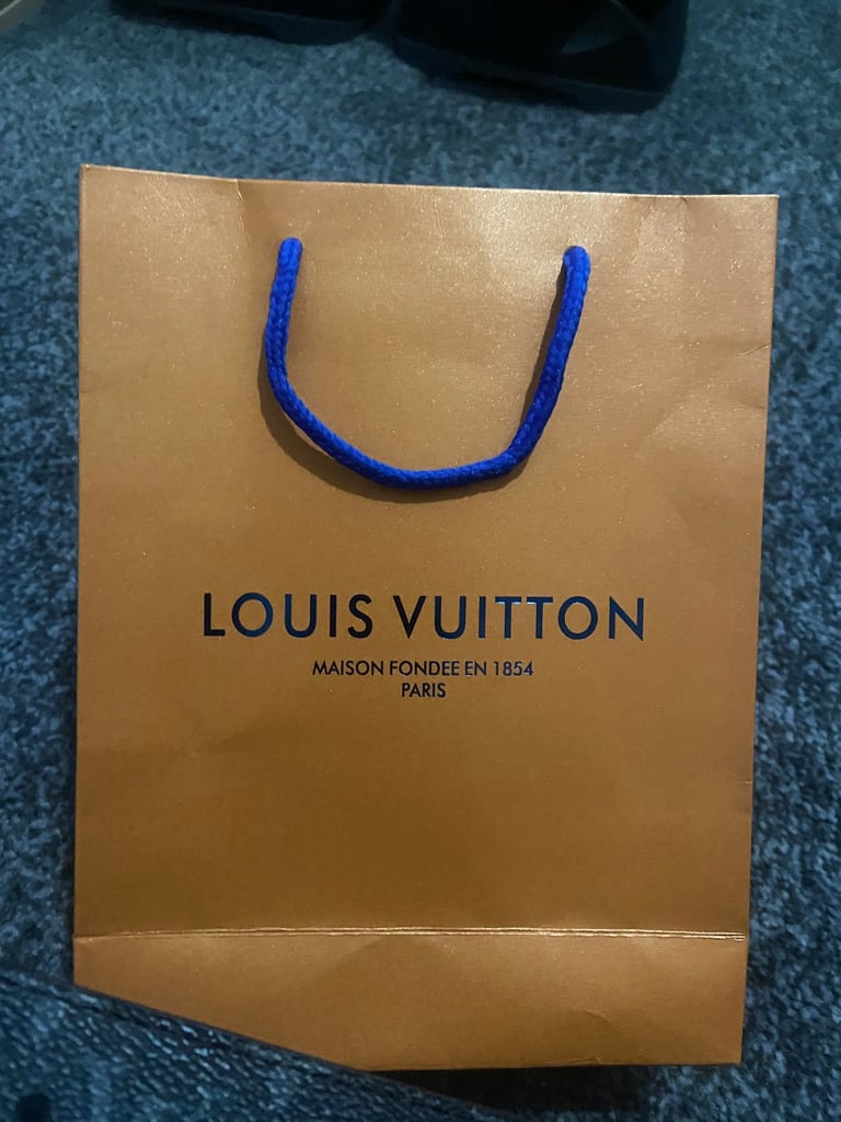 Black Louis Vuitton belt