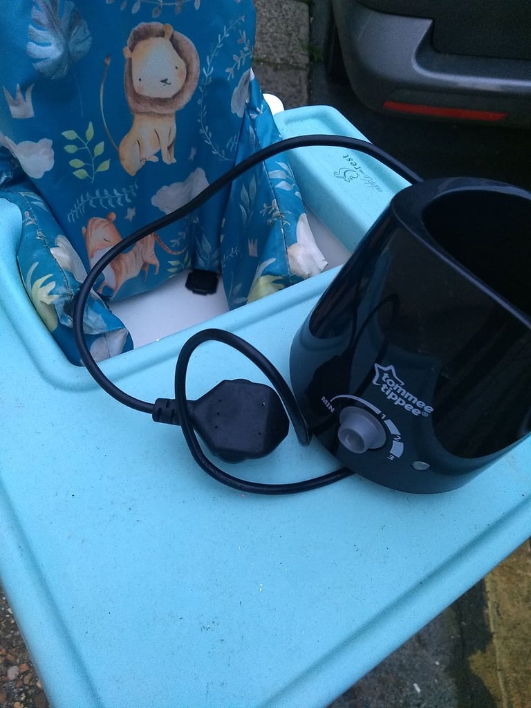 Tommie tippee Babies Bottle warmer.