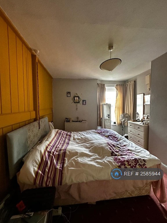 3 bedroom house in North Street, Crewkerne, TA18 (3 bed) (#2585944)