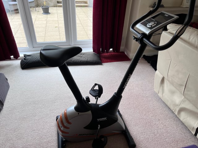 York Fitness Aspire 53060 Exercise Bike – Needs a Bit of Love