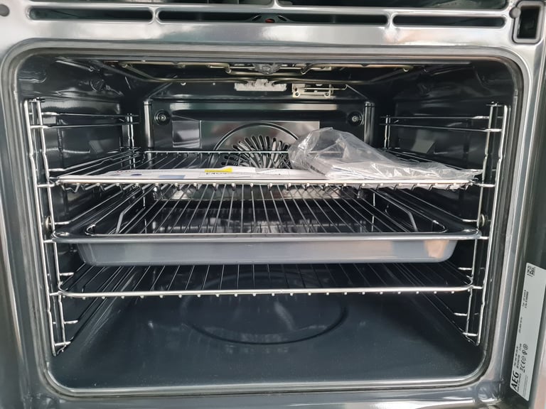 AEG SteamBake multifunction single electric oven built-in brand new 
