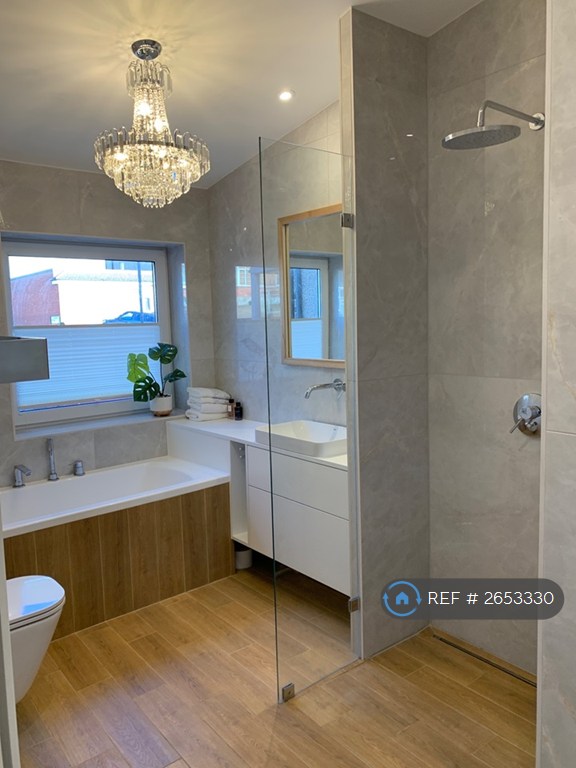 4 bedroom house in London, London, SE9 (4 bed) (#2653330)
