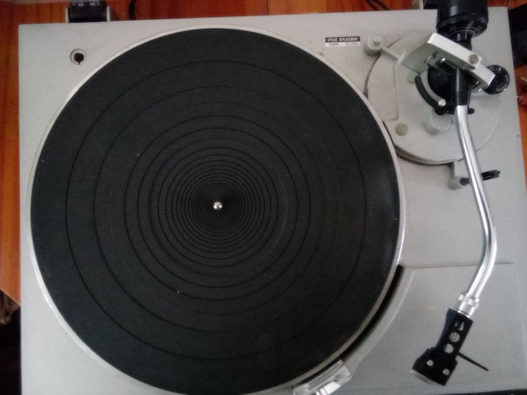 TECHNICS   SL 5200  turntable 