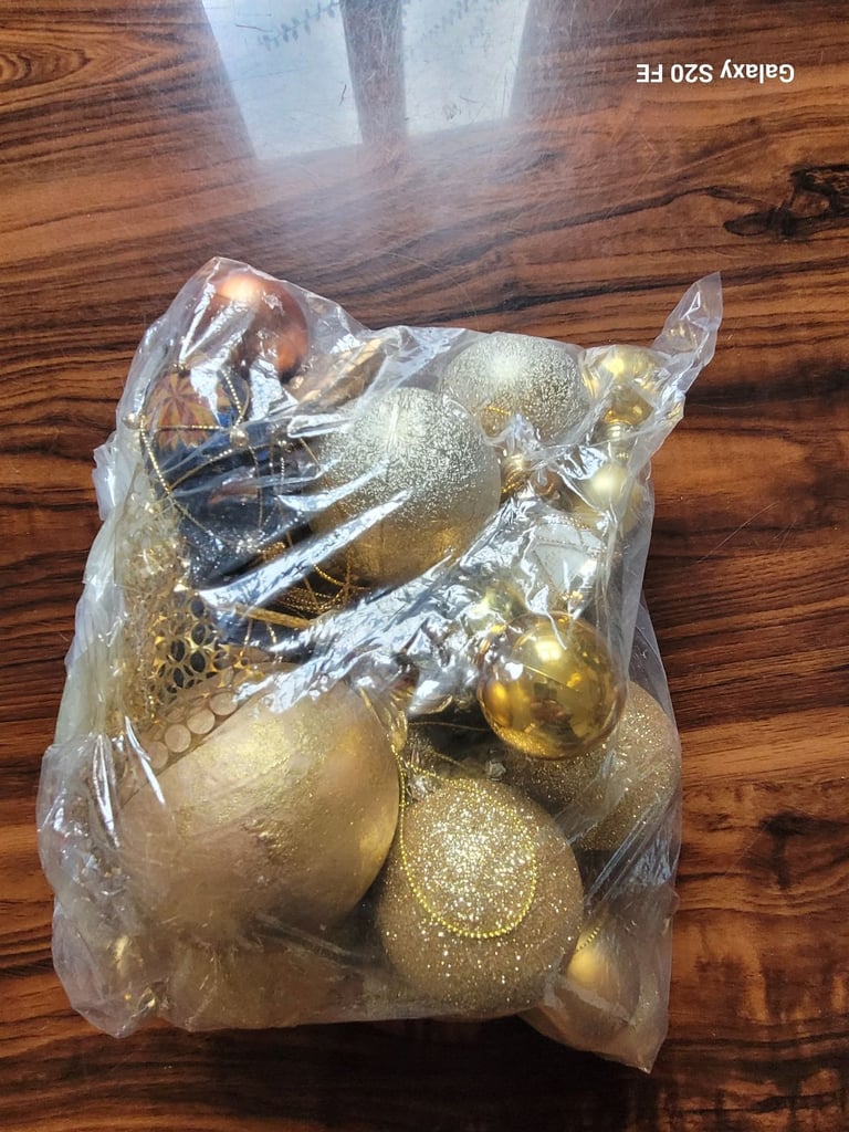 image for National Seal Sanctuary Exclusive: Jumbo Gold Christmas Tree Ornament Set - $5.99 Deal!