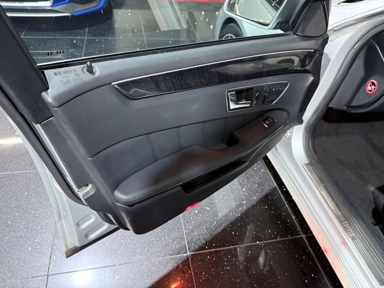 2010 Mercedes-Benz E Class 3.0 E350 CDI V6 BlueEfficiency Avantgarde G-Tronic Euro 5 5dr ESTATE D...