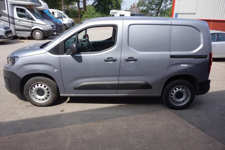 Peugeot Partner 1000 1.5 BlueHDi 100 Professional Premium + Van DIESEL 2023/23