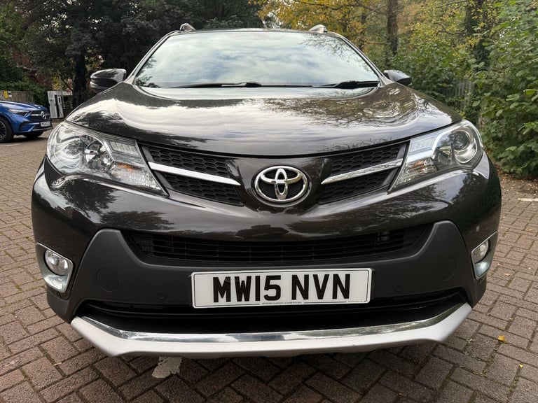 TOYOTA RAV4 2.0 D-4D Invincible 4x4 2015