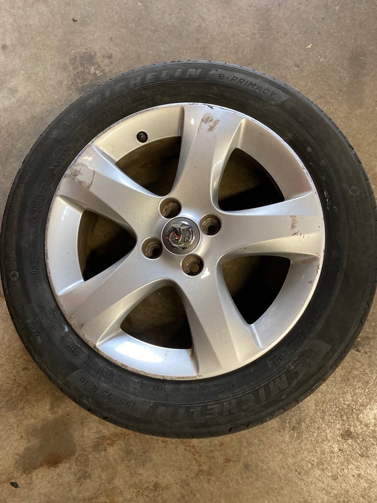 Vauxhall CORSA D 16” alloy wheel and tyre 