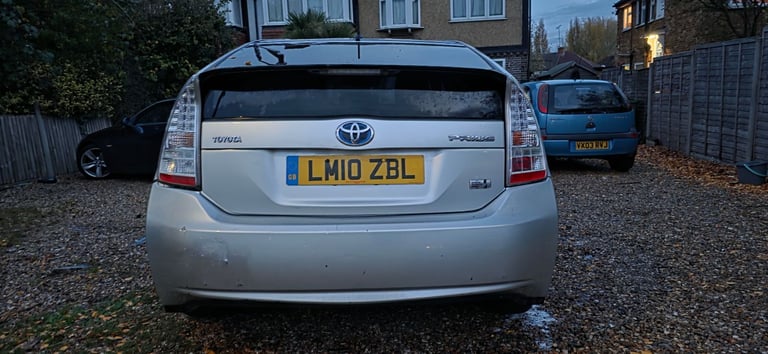 HYBRID, AUTOMATIC TOYOTA PRIUS