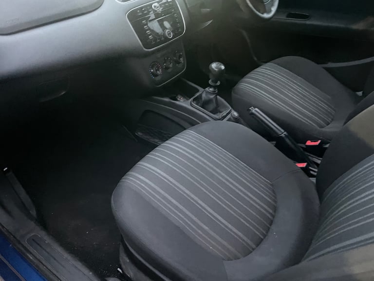 FIAT PUNTO EVO 1.4 ACTIVE 10 REG BLUE 3 DOOR MOT JANUARY 9TH 2026 LOW INSURANCE 48+MPG