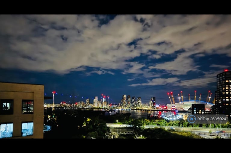 3 bedroom flat in Tyburn Gardens, London, E16 (3 bed) (#2605024)